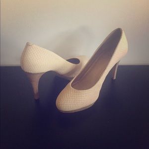 Vince Camuto beige pumps